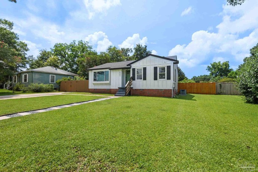 Don't miss this beautifully remodeled 3-bedroom, 2-bathroom home - photo 2