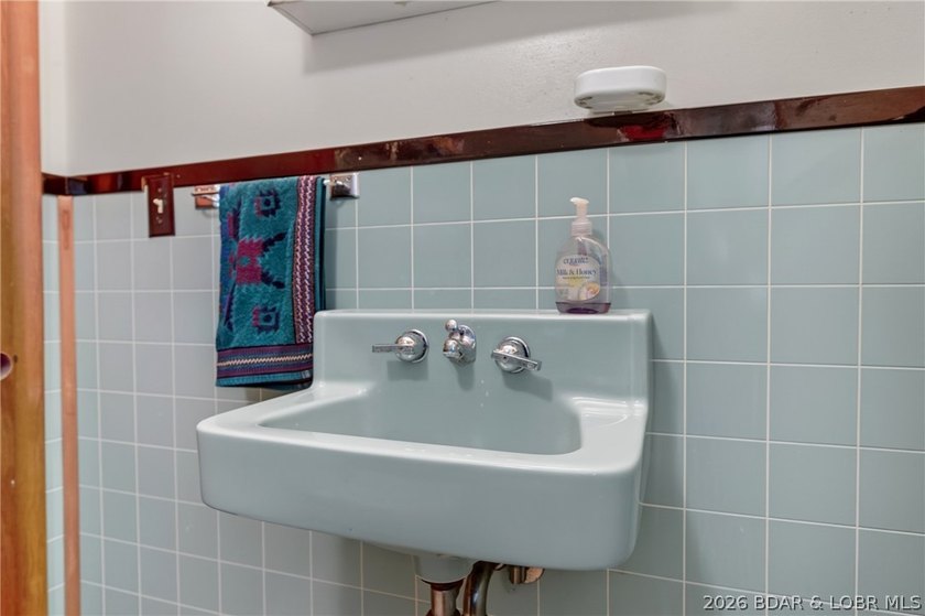 Welcome to 1146 Stoddard Lane, where breathtaking main channel - photo 37