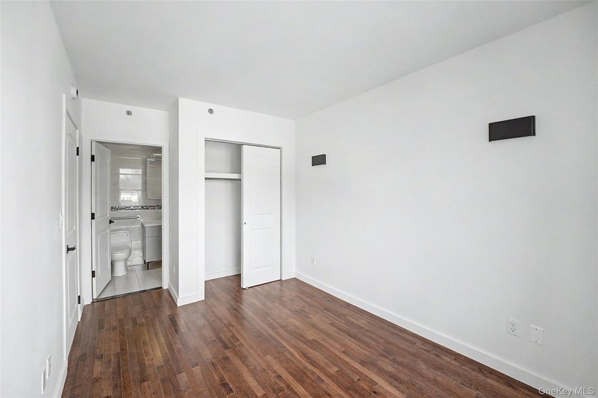 Featuring 660 sq ft of living space, plus a private 55 sq ft - photo 4