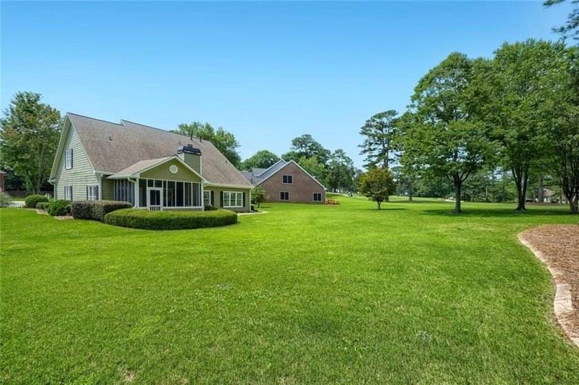 Welcome Home to this Executive home beautifully situated on the - photo 7