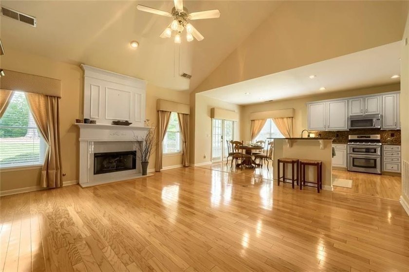Welcome Home to this Executive home beautifully situated on the - photo 10