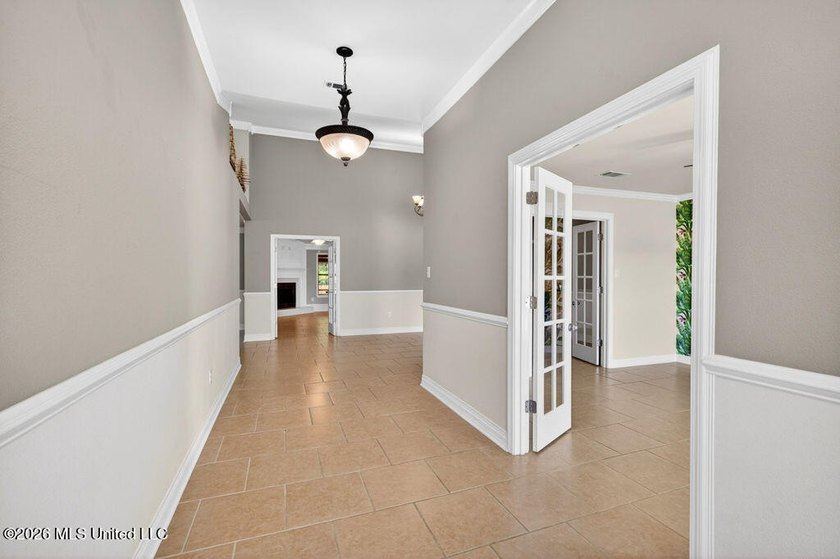 Spacious 4 bed, 3 bath single-story home in South Pointe with - photo 12