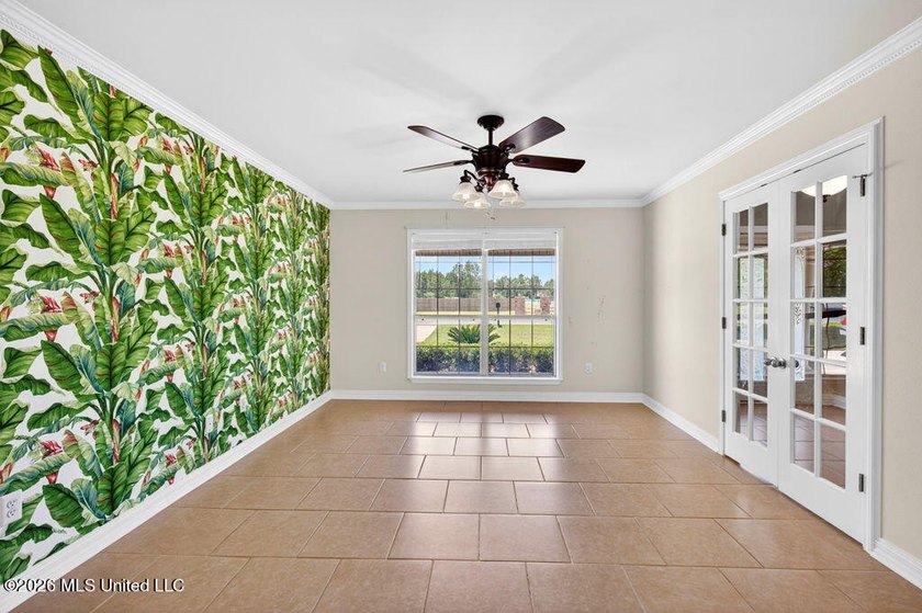 Spacious 4 bed, 3 bath single-story home in South Pointe with - photo 13