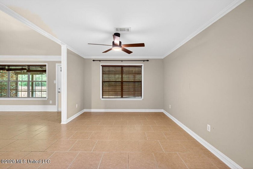 Spacious 4 bed, 3 bath single-story home in South Pointe with - photo 16