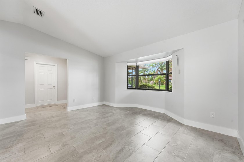 Welcome to this freshly painted 2-bedroom, 2-bathroom pool home - photo 18