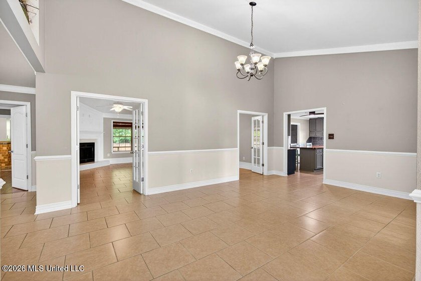 Spacious 4 bed, 3 bath single-story home in South Pointe with - photo 19