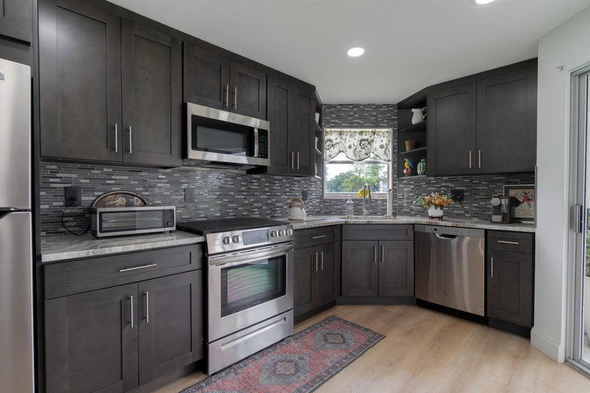 Welcome to this spacious 2-bedroom, 2-bath condominium located - photo 20