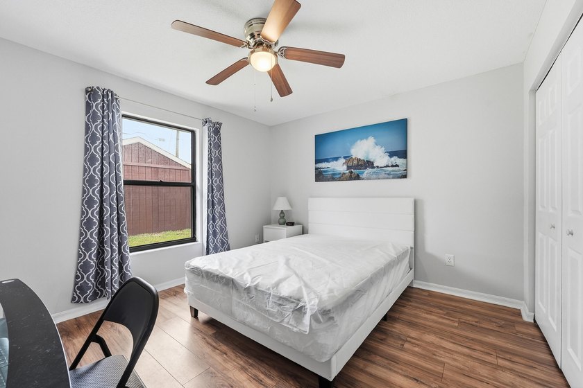 Welcome to this freshly painted 2-bedroom, 2-bathroom pool home - photo 25