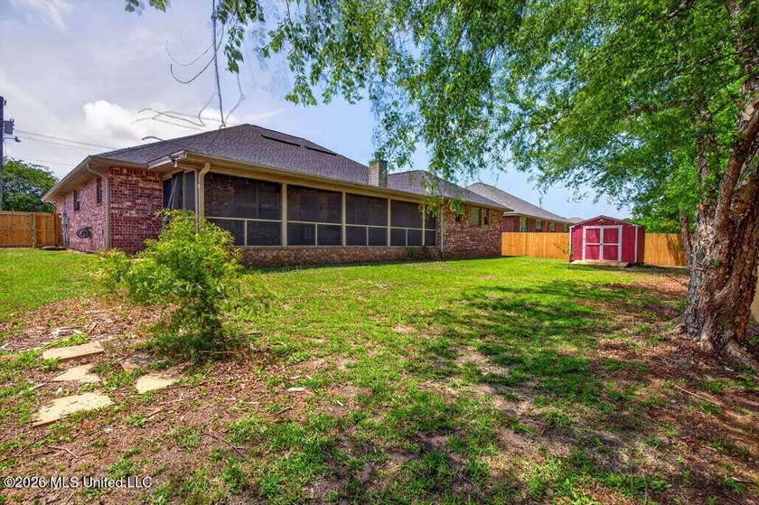 Spacious 4 bed, 3 bath single-story home in South Pointe with - photo 41