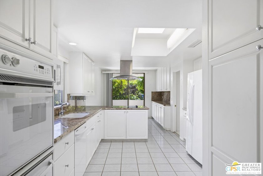 Experience Mid-Century Modern Living in Canyon Estates! This - photo 12
