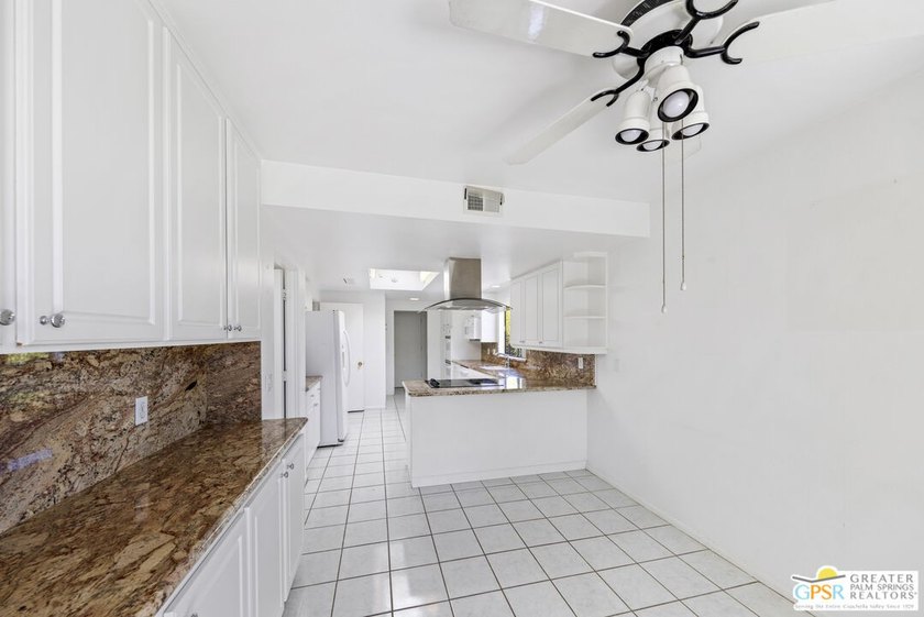 Experience Mid-Century Modern Living in Canyon Estates! This - photo 14