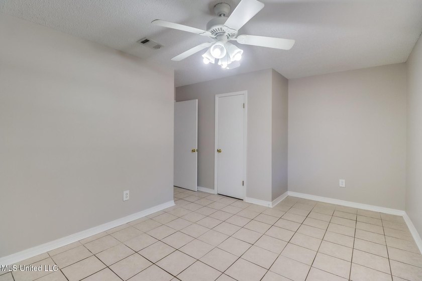 Welcome home to this beautifully updated 3-bedroom, 2-bath - photo 16