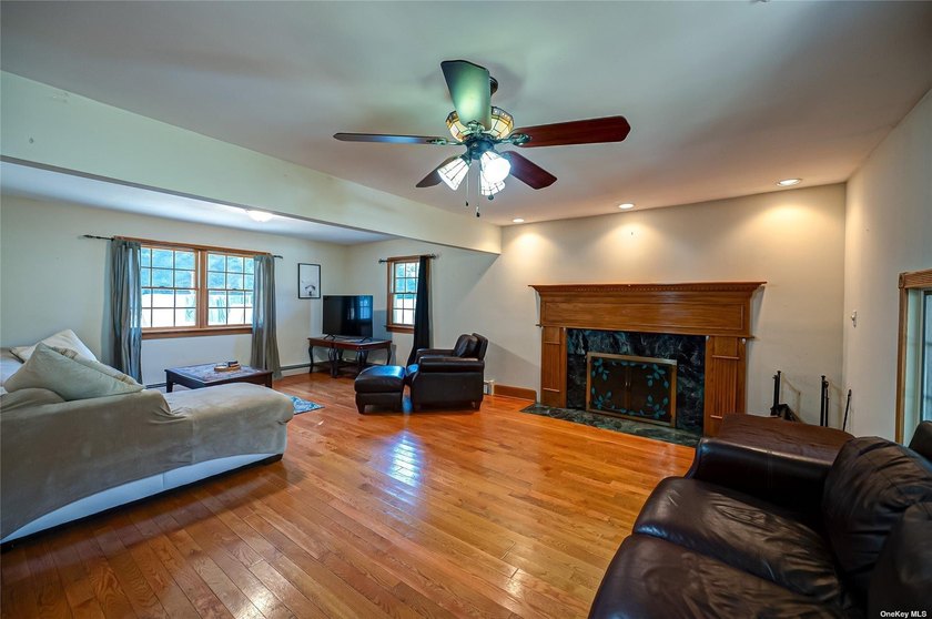 Welcome to 43 Hollins Ln., a charming Colonial home featuring a - photo 4
