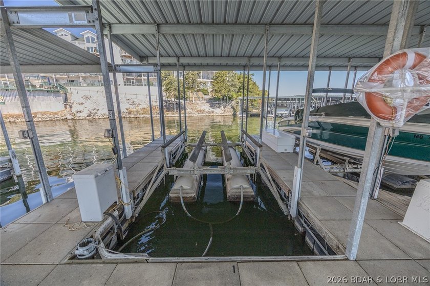 Enjoy easy lake living in this well-maintained 3-bedroom, 2-bath - photo 31