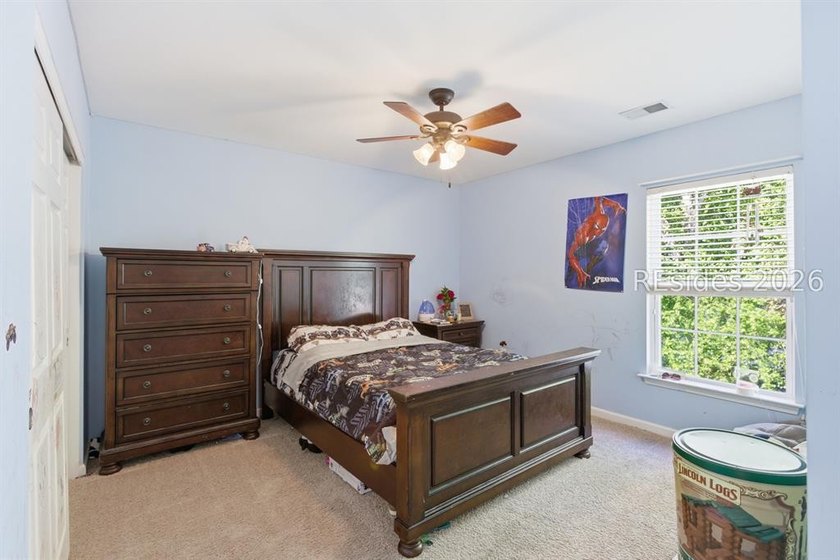 Welcome to this 4-bed, 2.5-bath with a great family floorplan - photo 12