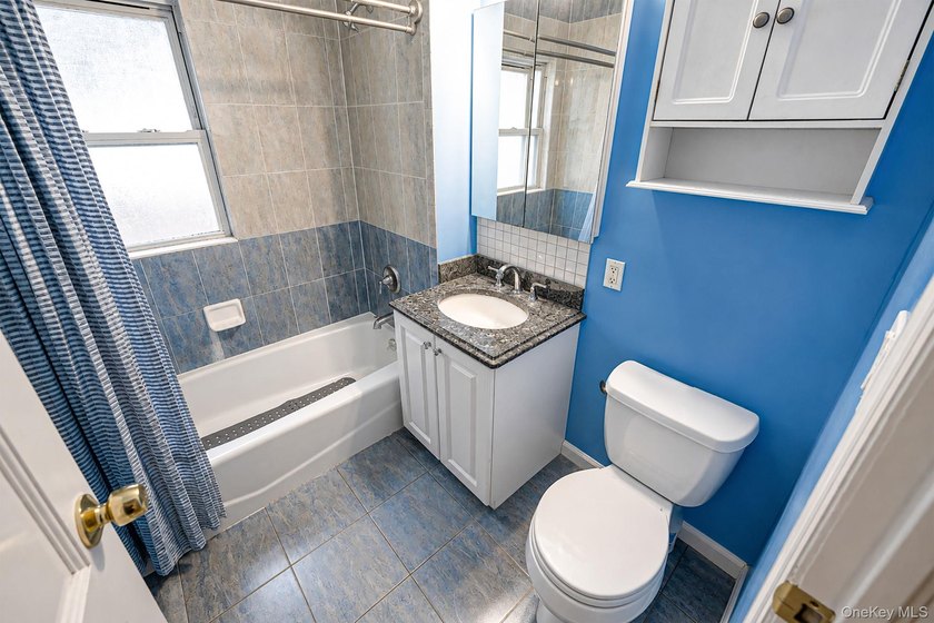 Welcome to the sought after Briarcliff community in Merrick! - photo 17