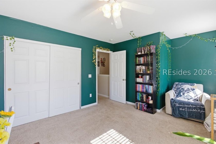 Welcome to this 4-bed, 2.5-bath with a great family floorplan - photo 18