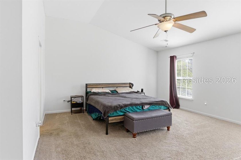 Welcome to this 4-bed, 2.5-bath with a great family floorplan - photo 23