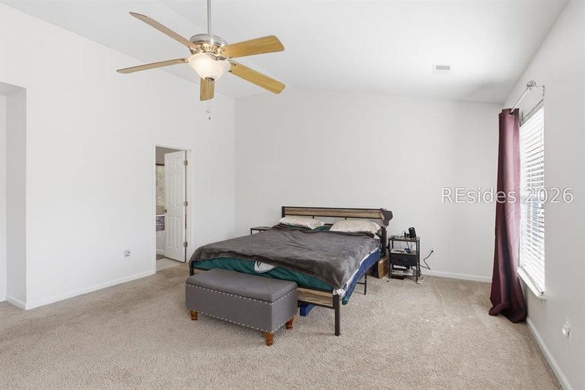 Welcome to this 4-bed, 2.5-bath with a great family floorplan - photo 24