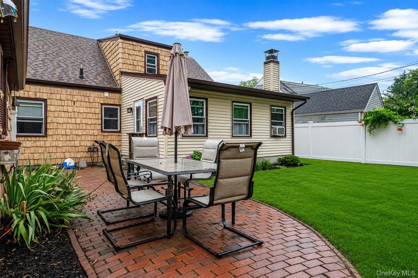 Welcome to the sought after Briarcliff community in Merrick! - photo 25
