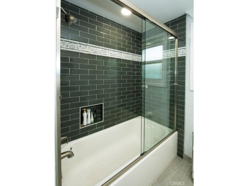 Don't miss the UNIQUE OPPORTUNITY to own this beautifully - photo 25