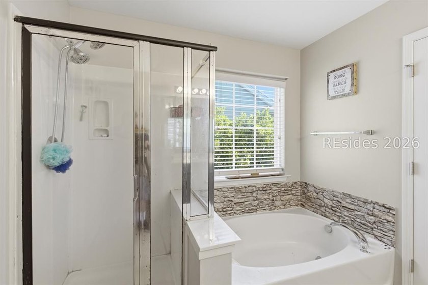 Welcome to this 4-bed, 2.5-bath with a great family floorplan - photo 27