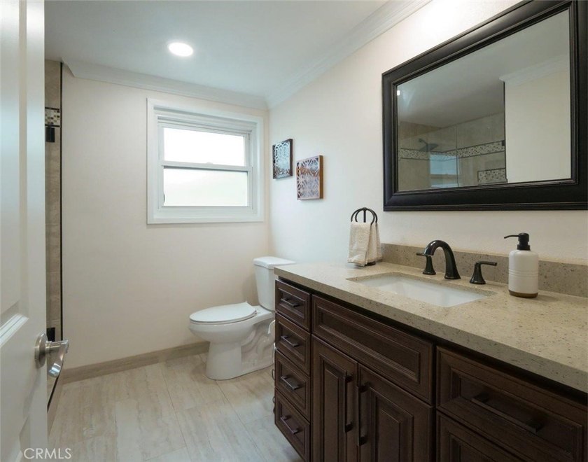 Don't miss the UNIQUE OPPORTUNITY to own this beautifully - photo 28