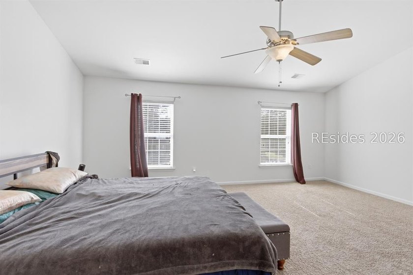 Welcome to this 4-bed, 2.5-bath with a great family floorplan - photo 29