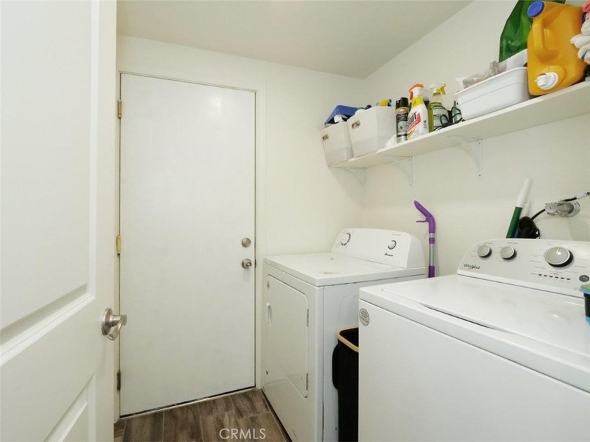Don't miss the UNIQUE OPPORTUNITY to own this beautifully - photo 30