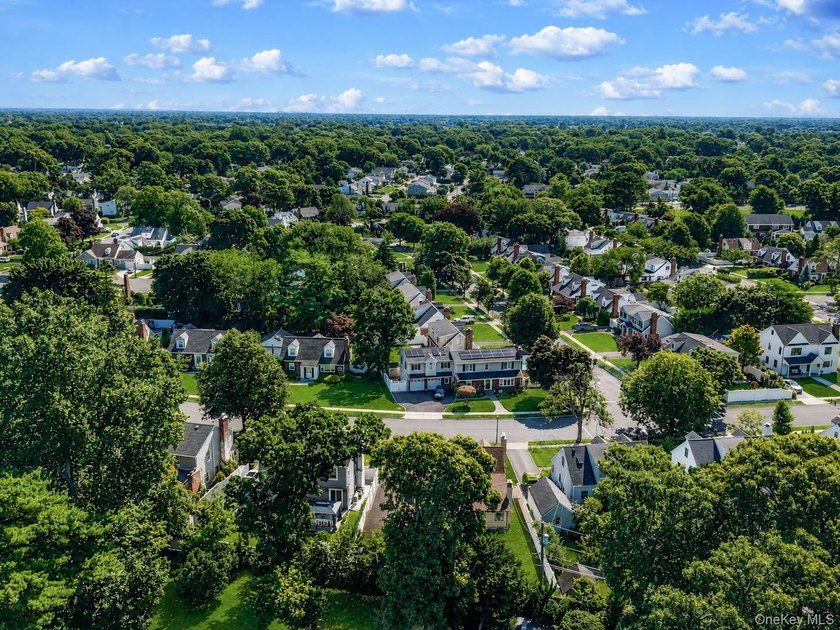 Welcome to the sought after Briarcliff community in Merrick! - photo 31