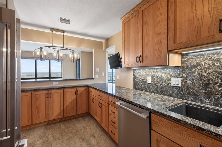 It's All About The View! This condo delivers on everything you - photo 7