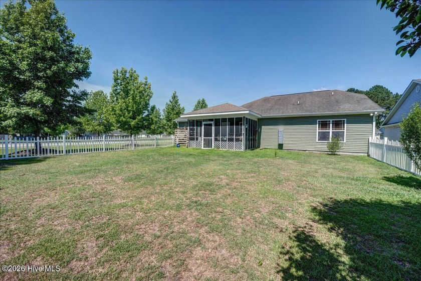 Welcome to 100 Bandon Drive, a well-maintained 3-bedroom, 2-bath - photo 12