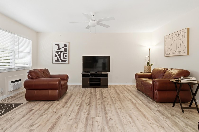 142 Norwich F - photo 22