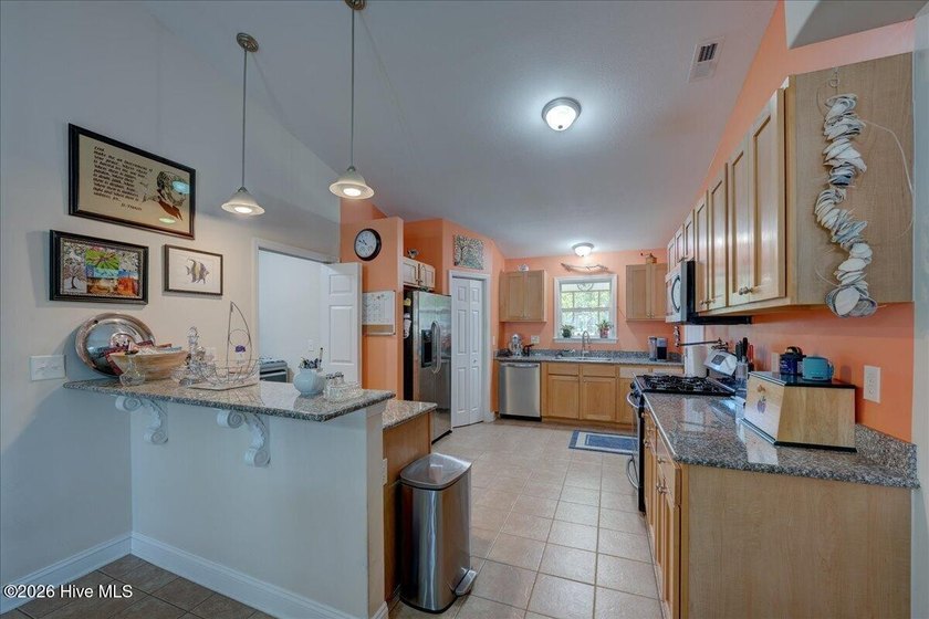 Welcome to 100 Bandon Drive, a well-maintained 3-bedroom, 2-bath - photo 29