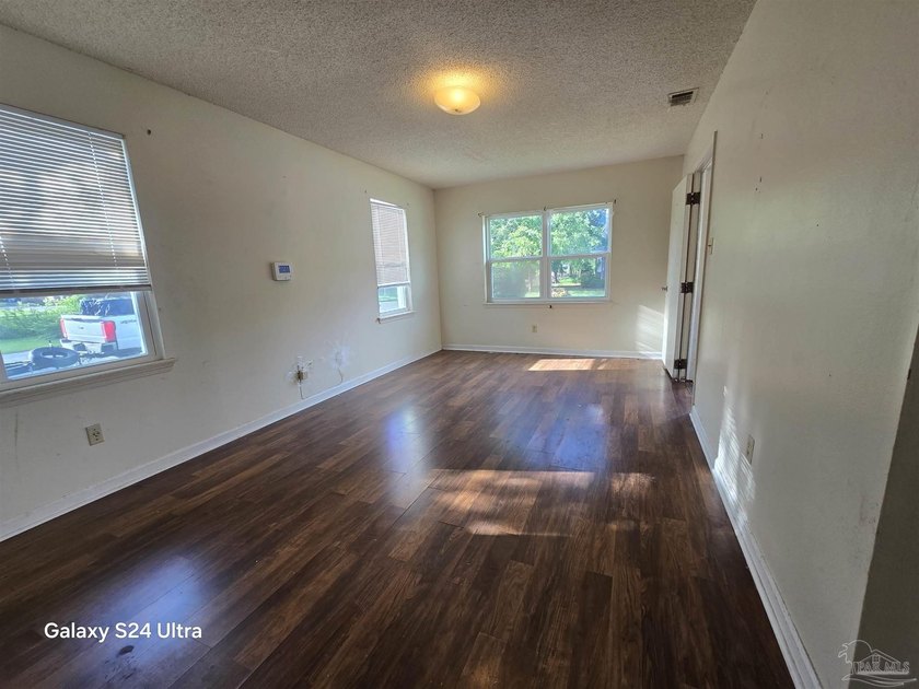 Priced to sell and being sold strictly AS-IS! Unlock the massive - photo 5