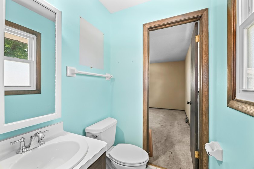 Opportunity awaits in this 3 bedroom, 1.5 bath ranch located in - photo 11