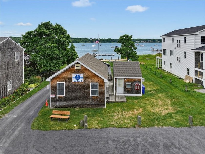 Welcome to the neighborhood's newest construction that offers - photo 11