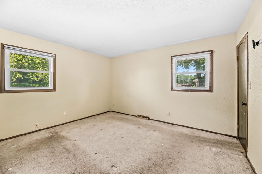 Opportunity awaits in this 3 bedroom, 1.5 bath ranch located in - photo 14