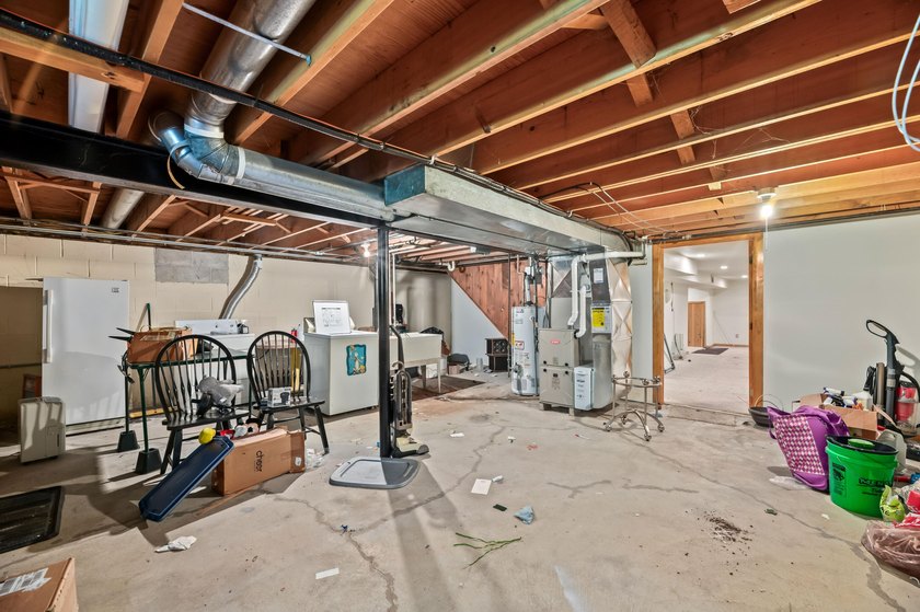 Opportunity awaits in this 3 bedroom, 1.5 bath ranch located in - photo 21