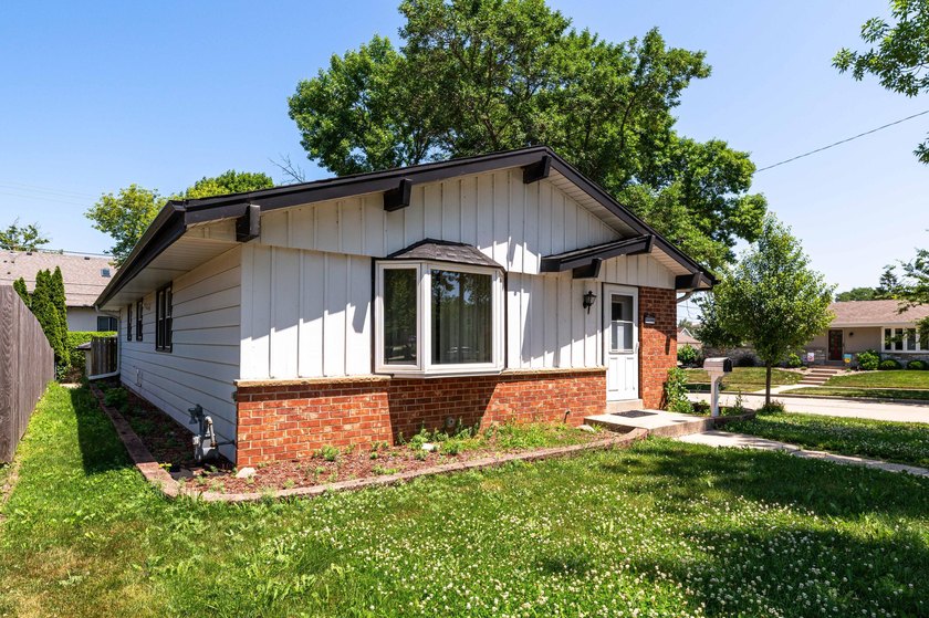 Opportunity awaits in this 3 bedroom, 1.5 bath ranch located in - photo 22