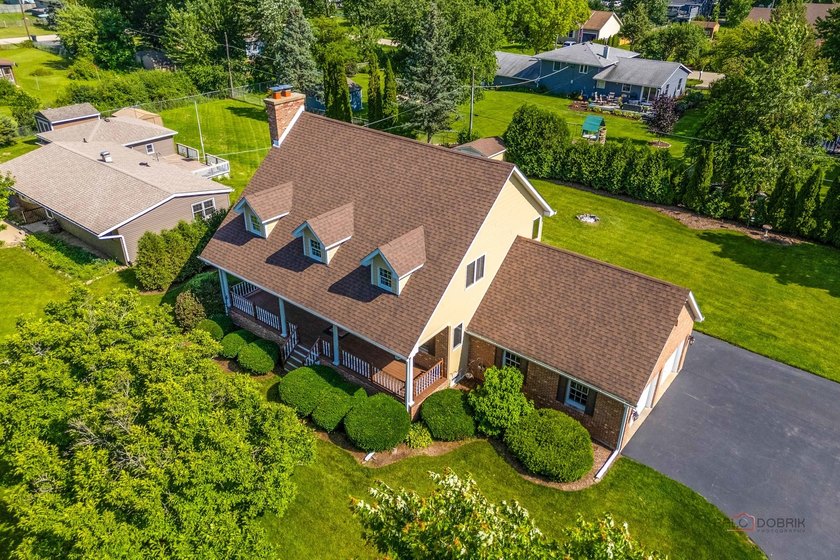 Welcome to this exceptional 3-bedroom, 2.1-bath home offering - photo 2