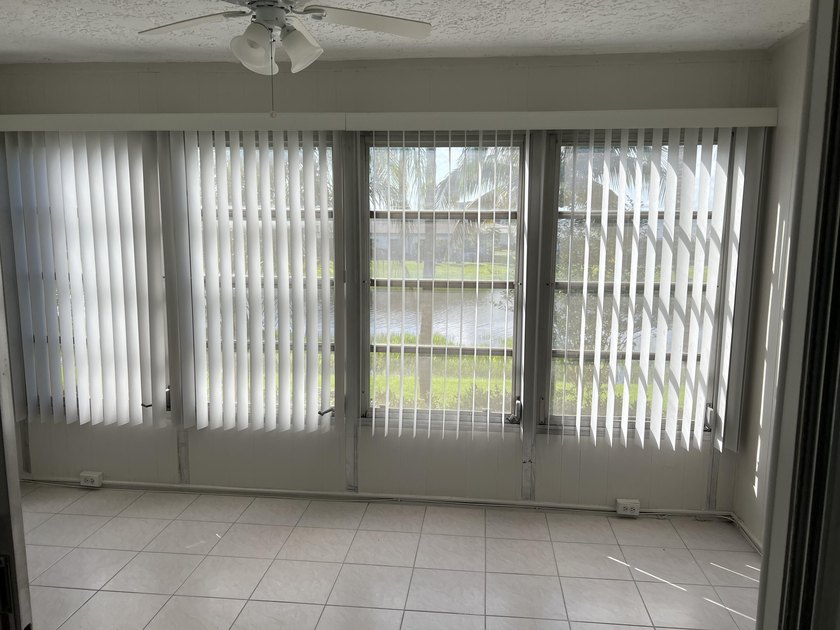 Light and Bright RENOVATED Large 1 bedroom with 2 full baths - photo 16