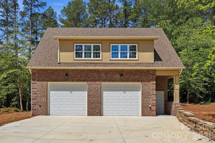 Beautifully Updated Ranch Home / 1.7 Private Acres (double lots) - photo 3