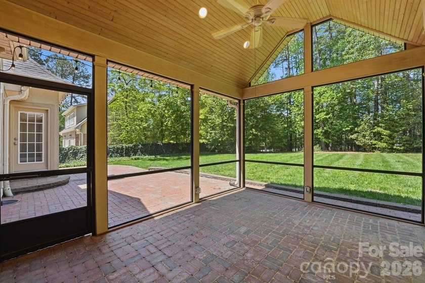 Beautifully Updated Ranch Home / 1.7 Private Acres (double lots) - photo 10