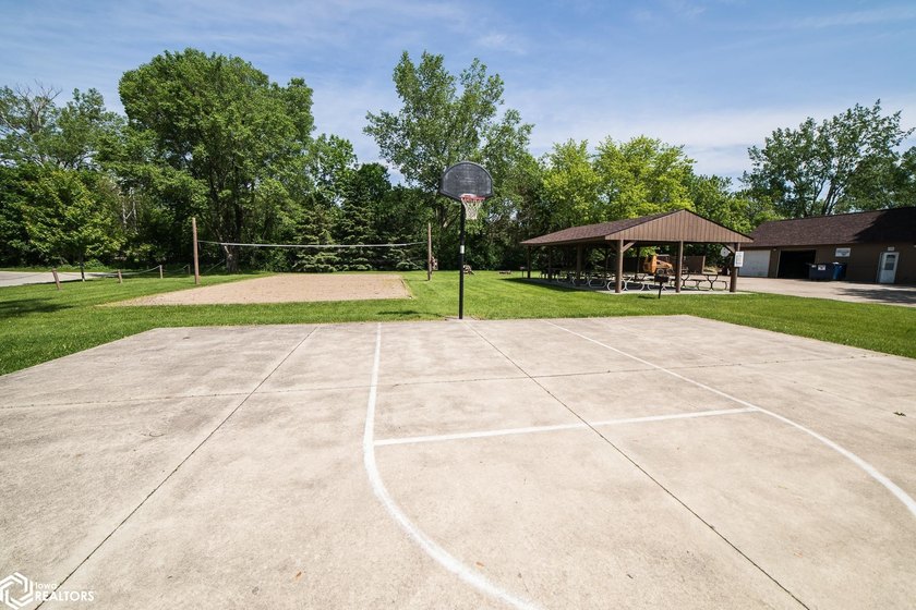 RESORT-STYLE LIVING AT THE HARBOURAGE! End unit available at The - photo 32