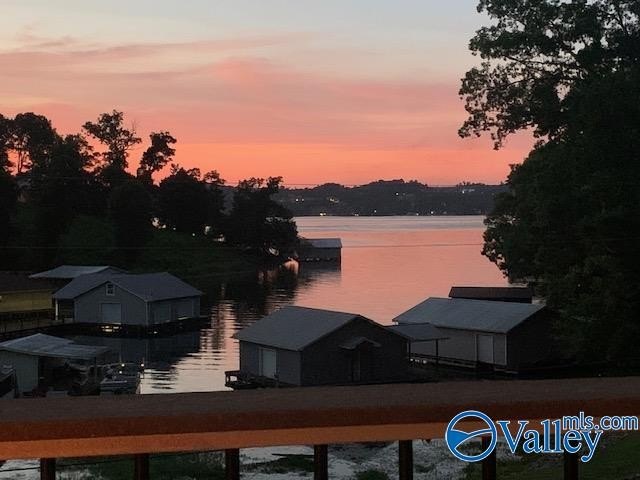 Waterfront home, Signal Point community, Guntersville city - photo 40