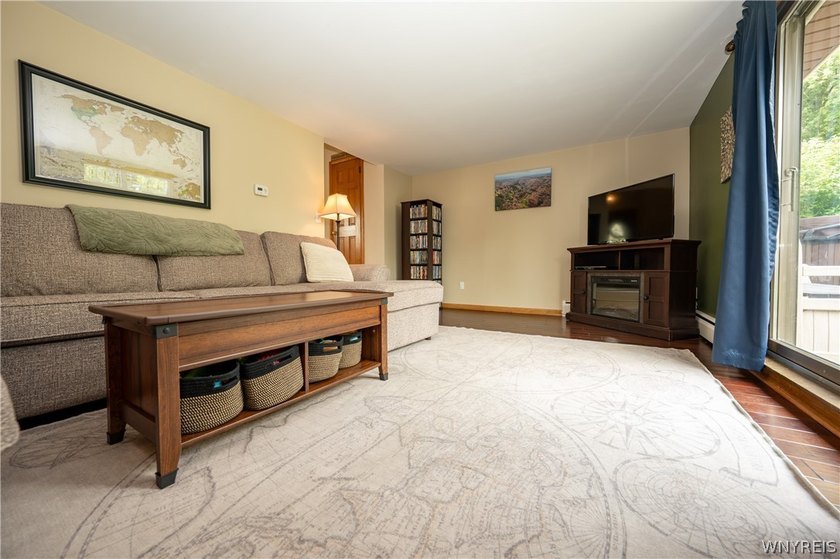 Welcome home to this inviting 4-bedroom, 1.5-bath residence - photo 11