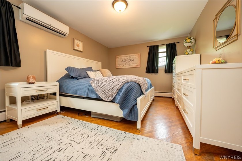 Welcome home to this inviting 4-bedroom, 1.5-bath residence - photo 19