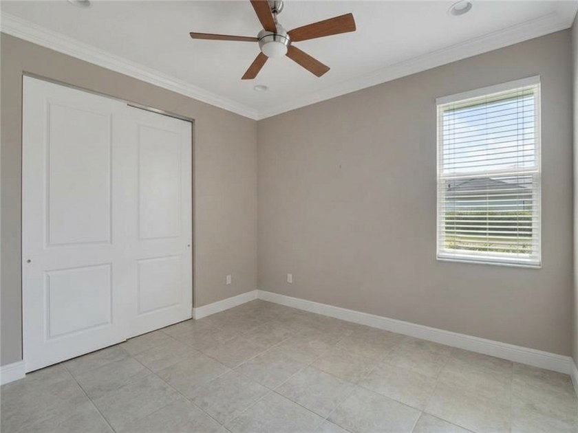 GHO Sawgrass former model home on fenced .40 lake lot with - photo 20
