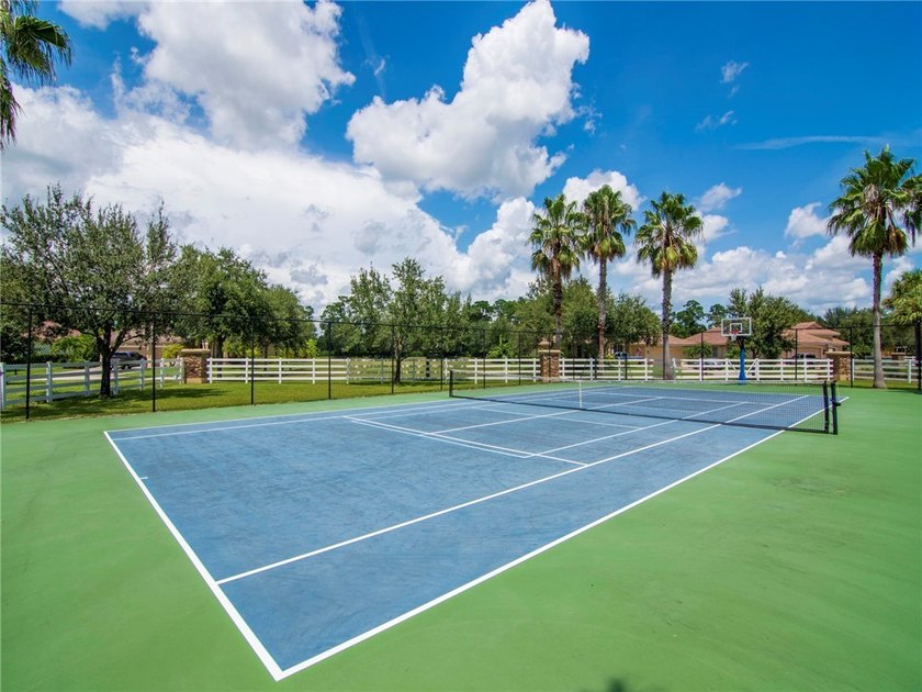 GHO Sawgrass former model home on fenced .40 lake lot with - photo 25